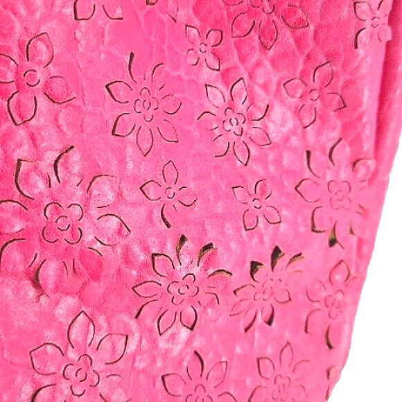 Like New-Jessica Simpson Large Bubblegum Pink Flower Shoulder Bag - Picture 7 of 11